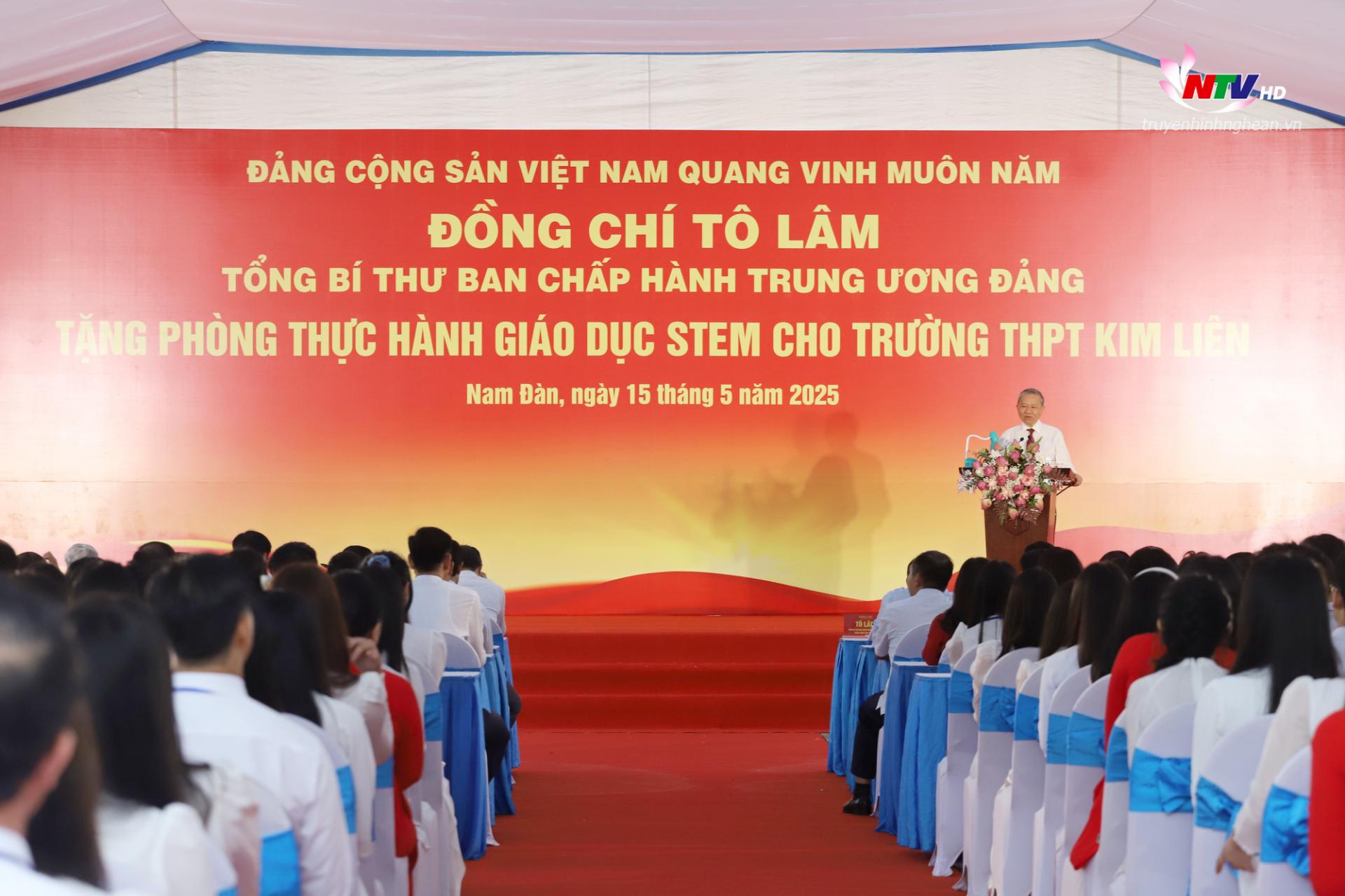 Toàn cảnh buổi lễ.