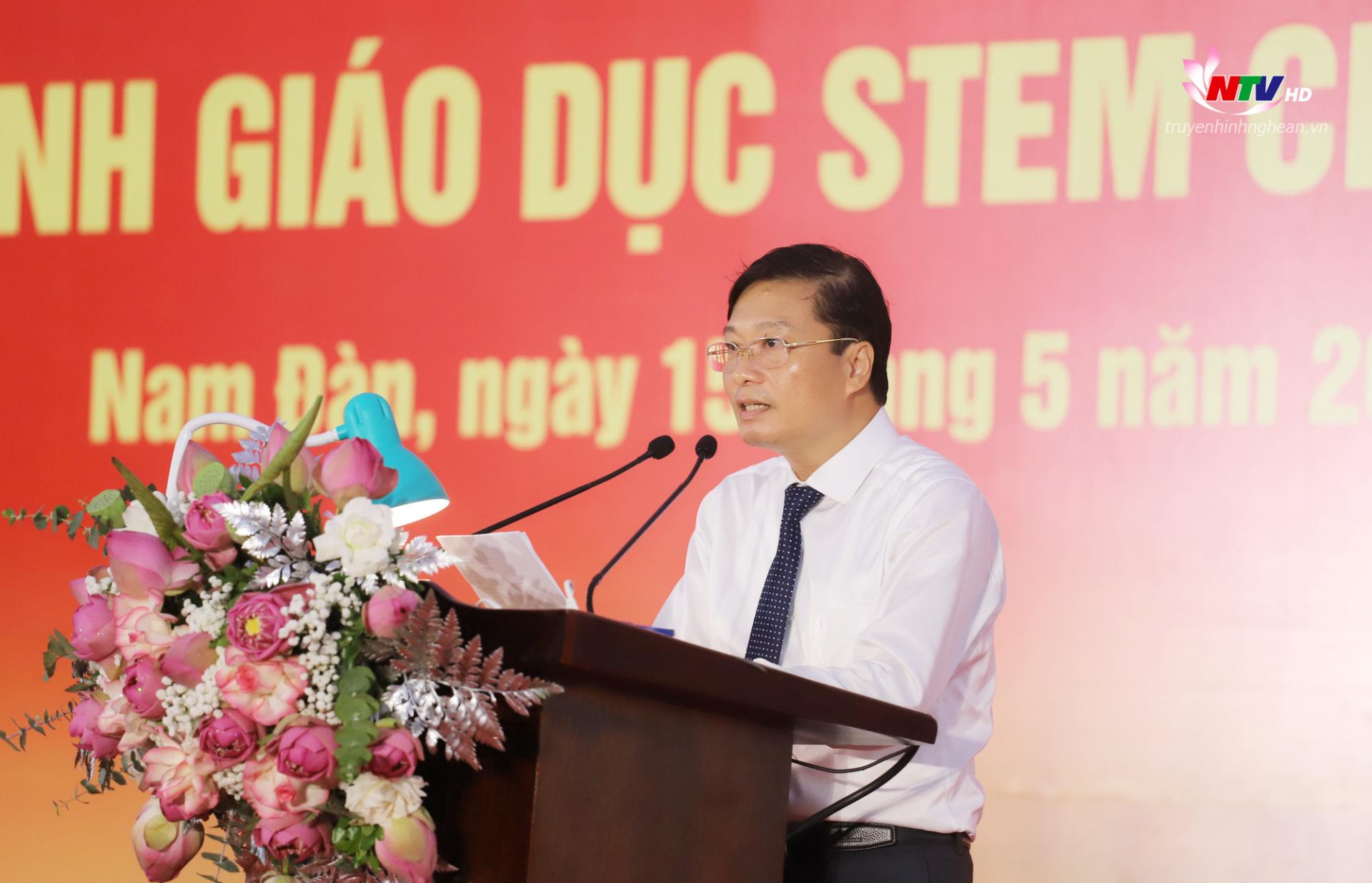 Đồng chí Lê Hồng Vinh - Phó Bí thư Tỉnh ủy, Chủ tịch UBND tỉnh Nghệ An phát biểu tại chương trình.