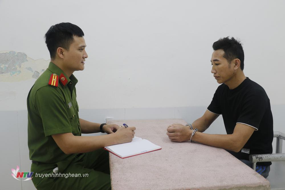 Đối tượng Hà Văn Thúy tại cơ quan công an.