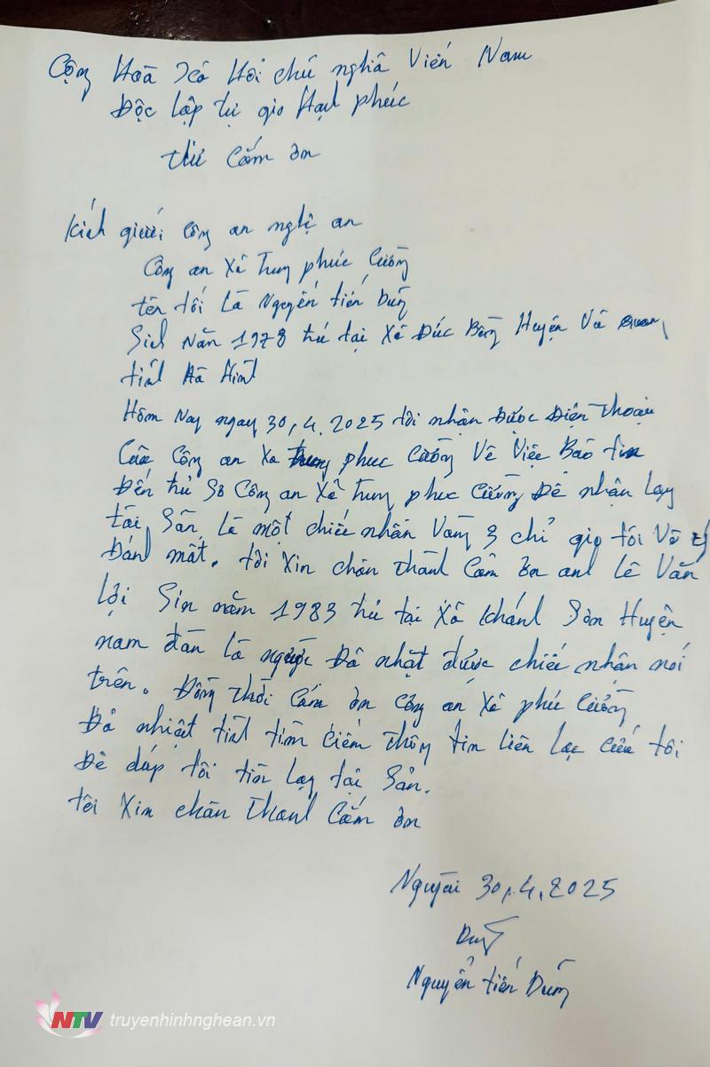 Sau khi nhận được tài sản, anh Dũng viết thư cảm ơn Công an xã Trung Phúc Cường và anh Lợi.