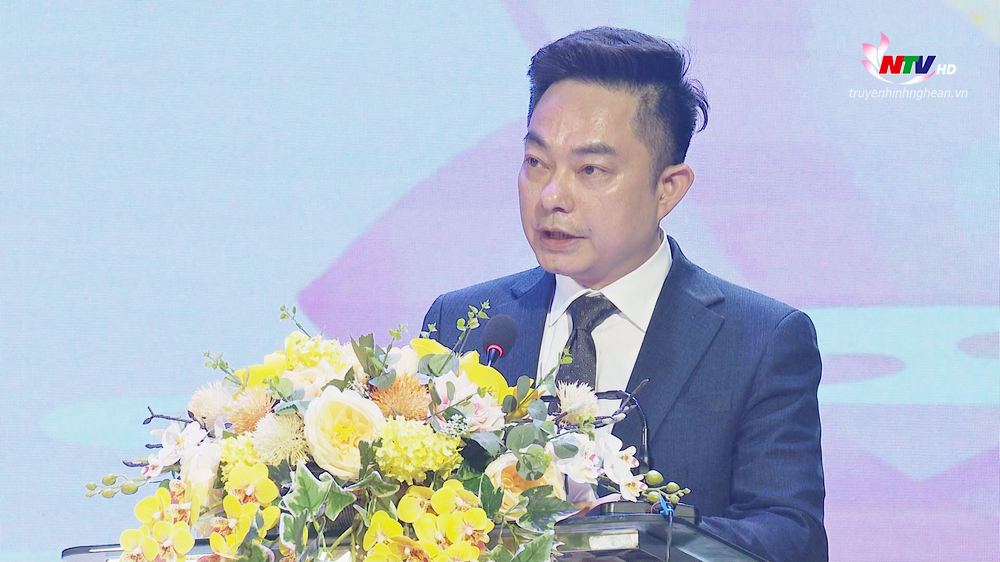 Ông Nguyễn Quốc Huy - Phó Cục trưởng Cục Văn hóa cơ sở, Gia đình và Thư viện, Bộ Văn hóa - Thể thao và Du lịch phát biểu bế mạc.