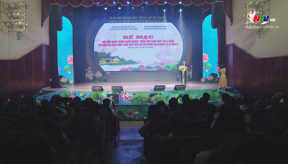 Toàn cảnh lễ bế mạc.