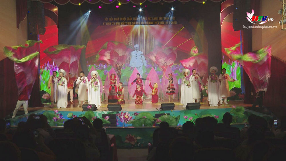 Một tiết mục được chọn công diễn tại Lễ bế mạc. 