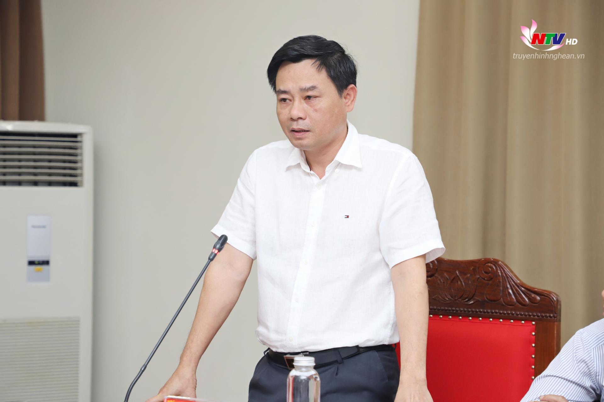 Đồng chí Hồ Lê Ngọc - Uỷ viên BTV, Trưởng Ban Nội chính Tỉnh uỷ phát biểu tại hội nghị.