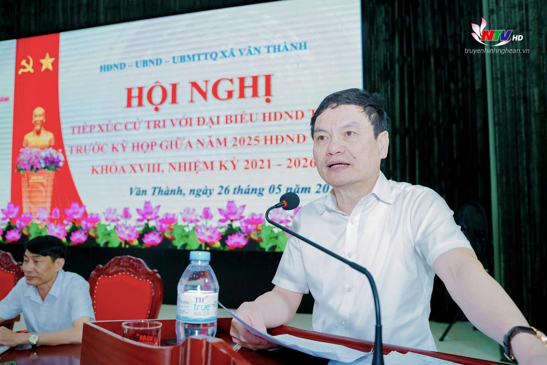 Ông Đặng Thanh Tùng - Uỷ viên BCH Đảng bộ tỉnh, Chánh Văn phòng UBND tỉnh tiếp thu và giải trình một số vấn đề mà cử tri đang quan tâm.