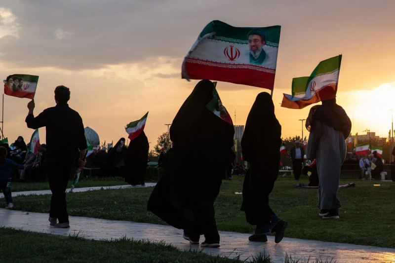 Người Iran tham gia một cuộc tuần hành ở Tehran hôm giữa tuần. Ảnh: New York Times