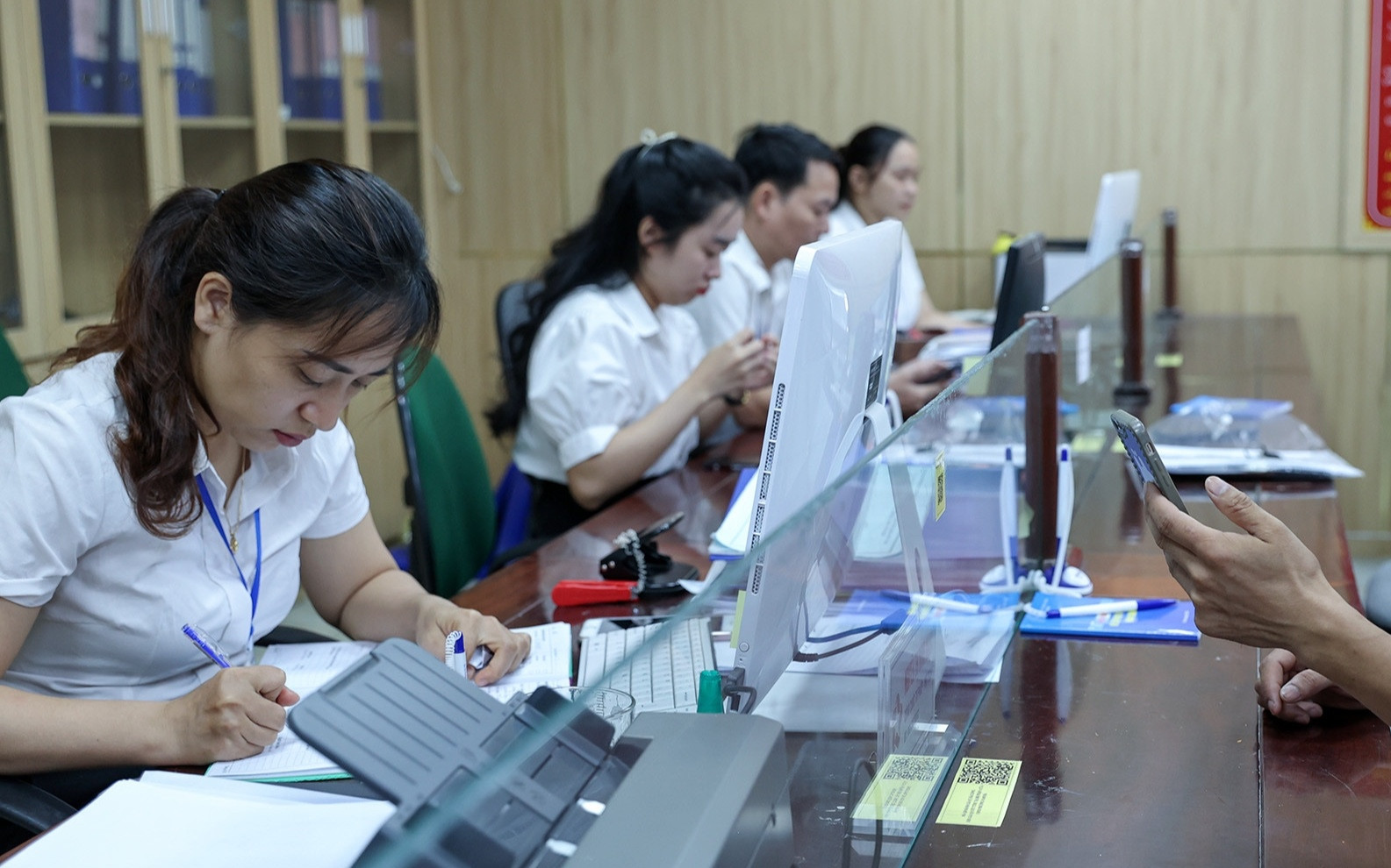 Đối với đại biểu HĐND các cấp, mức hoạt động phí được tính theo mức lương cơ sở mới nhân với hệ số hoạt động phí hiện hành. Đây là căn cứ để điều chỉnh mức hoạt động phí kể từ ngày 1/7/2026.