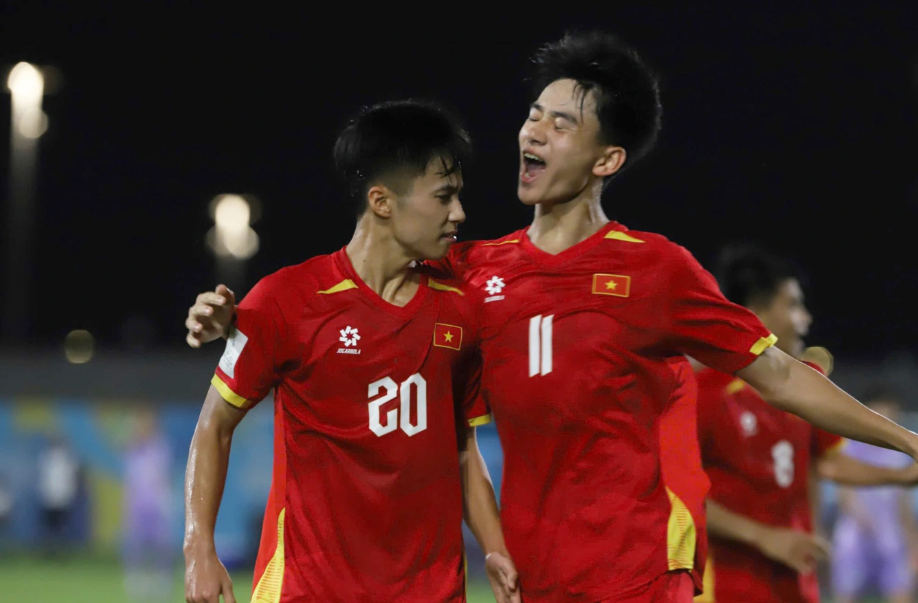 U17 Việt Nam dẫn trước U17 Hàn Quốc nhưng lại thua ngược đáng tiếc vào cuối trận (Ảnh: VFF).