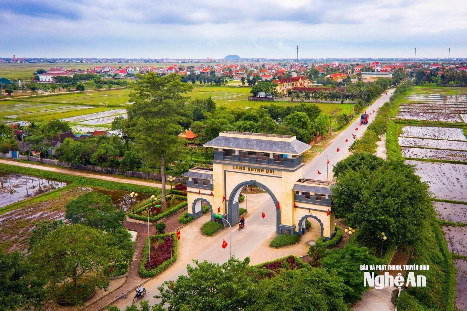 Cổng làng Quỳnh Đôi, xã Quỳnh Anh.