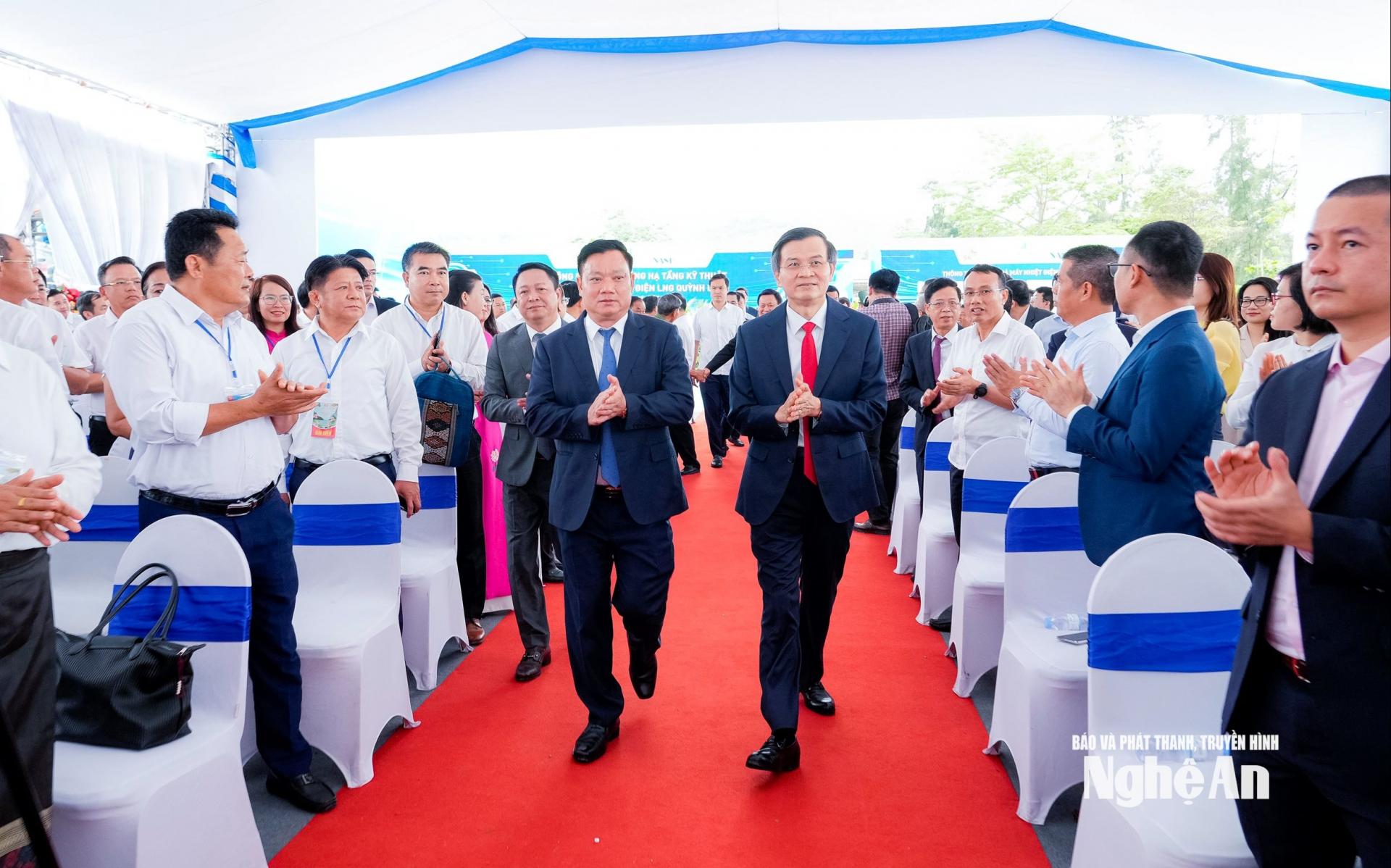 Đồng chí Đoàn Minh Huấn - Uỷ viên Bộ Chính trị, Giám đốc Học viện Chính trị Quốc gia Hồ Chí Minh dự lễ. Ảnh: Phạm Bằng