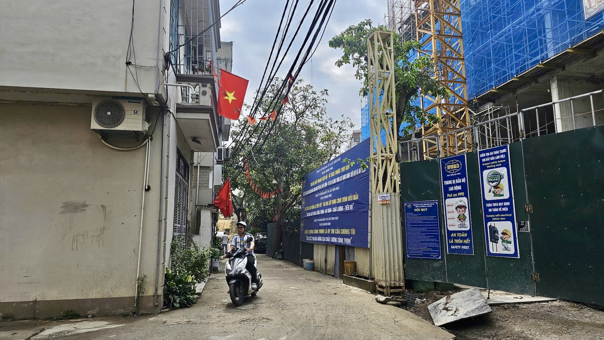 Một dự án nhà ở xã hội đang xây dựng tại Hà Nội. Ảnh: Hồng Khanh