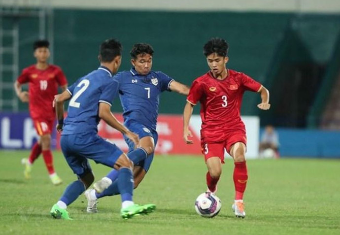 Hàng thủ thi đấu chắc chắn giúp U17 Việt Nam toàn thắng và không thủng lưới lần nào ở vòng loại. 