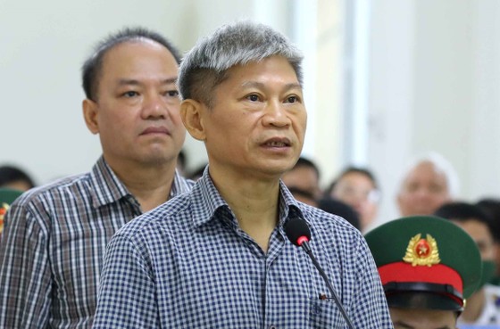 Cựu Trung tướng Nguyễn Văn Sơn tại tòa. Ảnh: TTXVN