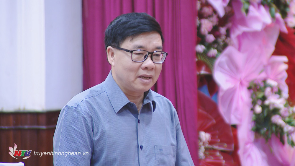 Đồng chí Nguyễn Văn Thông - Phó Bí thư Thường trực Tỉnh ủy phát biểu chúc mừng Báo Nghệ An.