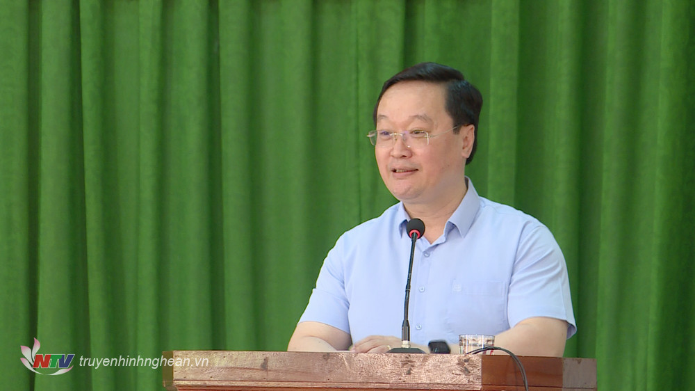 Đồng chí Nguyễn Đức Trung - Phó Bí thư Tỉnh uỷ, Chủ tịch UBND tỉnh giải trình ý kiến, kiến nghị của cử tri.