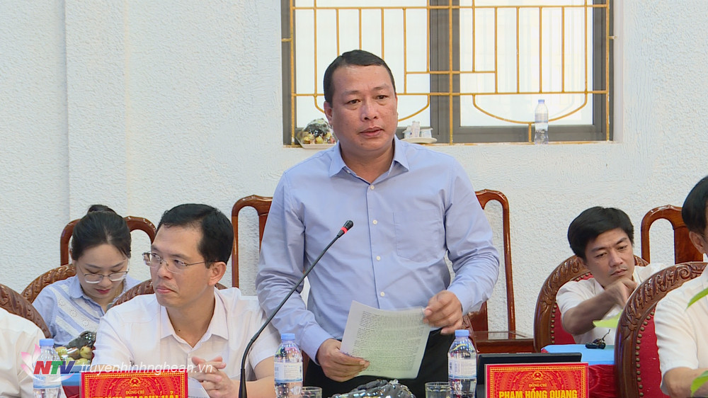 Giám đốc Sở Kế hoạch - Đầu tư Phạm Hồng Quang phát biểu tại buổi làm việc.