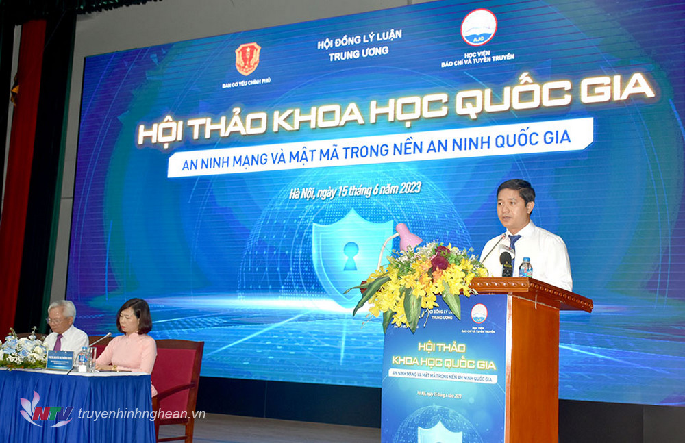 TS. Nguyễn Hữu Hùng, Phó Trưởng ban Ban Cơ yếu Chính phủ phát biểu khai mạc Hội thảo