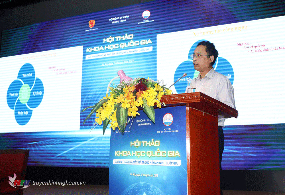 PGS,TS. Trần Quang Anh, Phó Giám đốc Học viện Công nghệ Bưu chính Viễn thông tham luận tại Hội thảo về “Xu hướng tấn công mạng và giải pháp”
