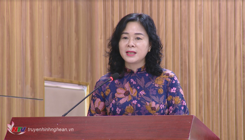 Đồng chí Lê Thị Hoài Chung – Hiệu trưởng Trường Chính trị tỉnh phát biểu khai mạc hội thi.