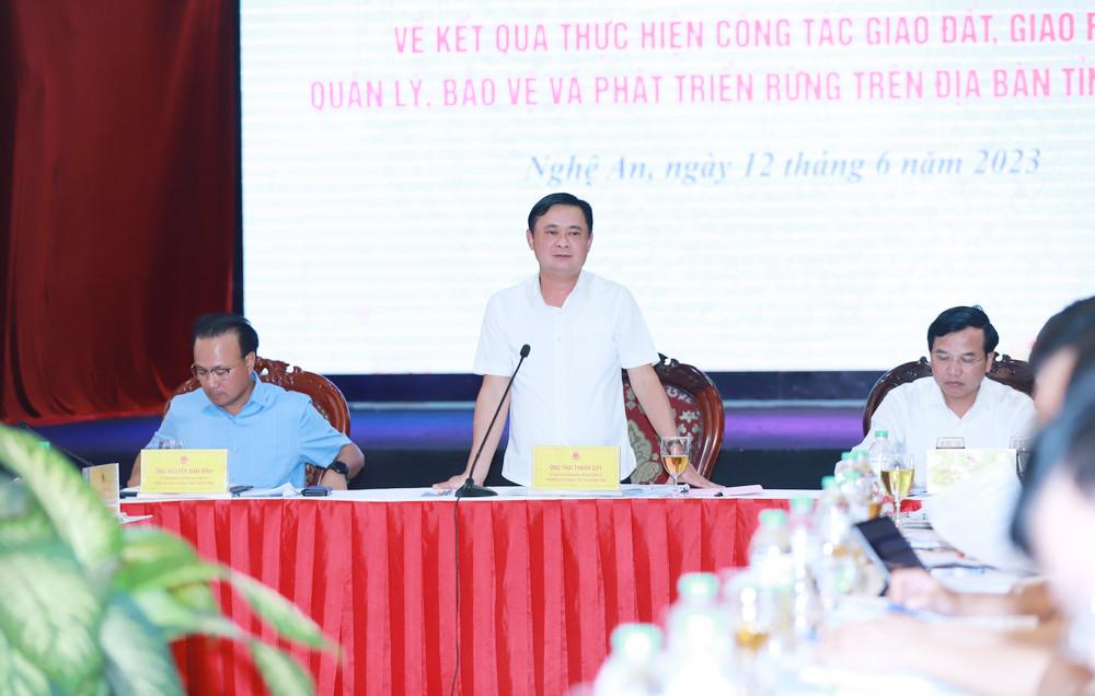 Đồng chí Thái Thanh Quý - Uỷ viên Trung ương Đảng, Bí thư Tỉnh uỷ, Trưởng đoàn ĐBQH tỉnh, Chủ tịch HĐND tỉnh phát biểu kết luận hội nghị.