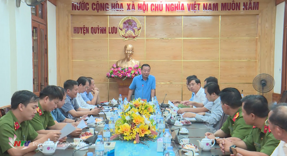 Đoàn công tác làm việc với lãnh đạo UBND huyện Quỳnh Lưu.