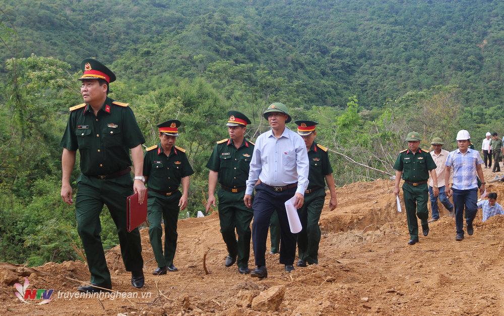 Đoàn kiểm tra Ban chỉ đạo Diễn tập tỉnh đi kiểm tra thực địa tại các xã Na Ngoi, Hữu Lập, Hữu Kiệm, huyện Kỳ Sơn.