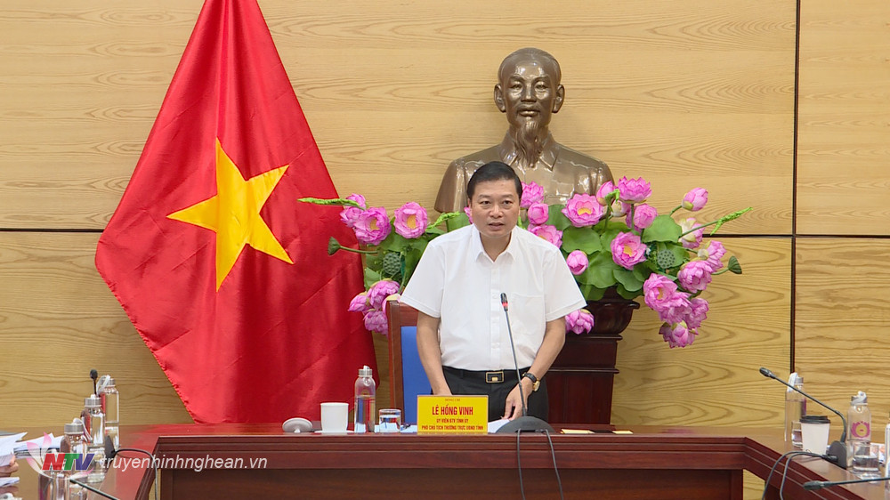 Phó Chủ tịch Thường trực UBND tỉnh Lê Hồng Vinh phát biểu kết luận hội nghị.