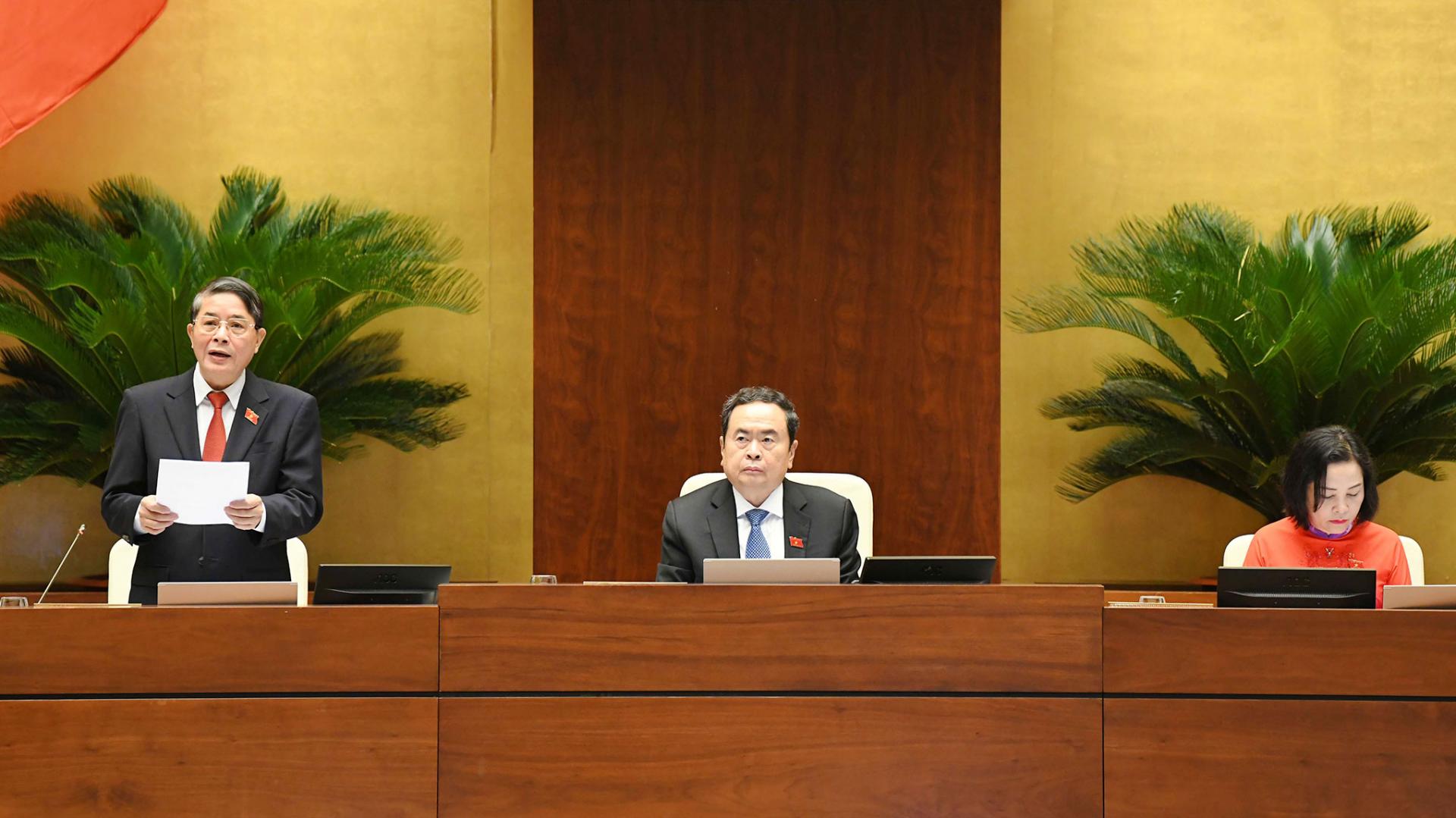 Phó Chủ tịch Quốc hội Nguyễn Đức Hải điều hành phiên họp. 