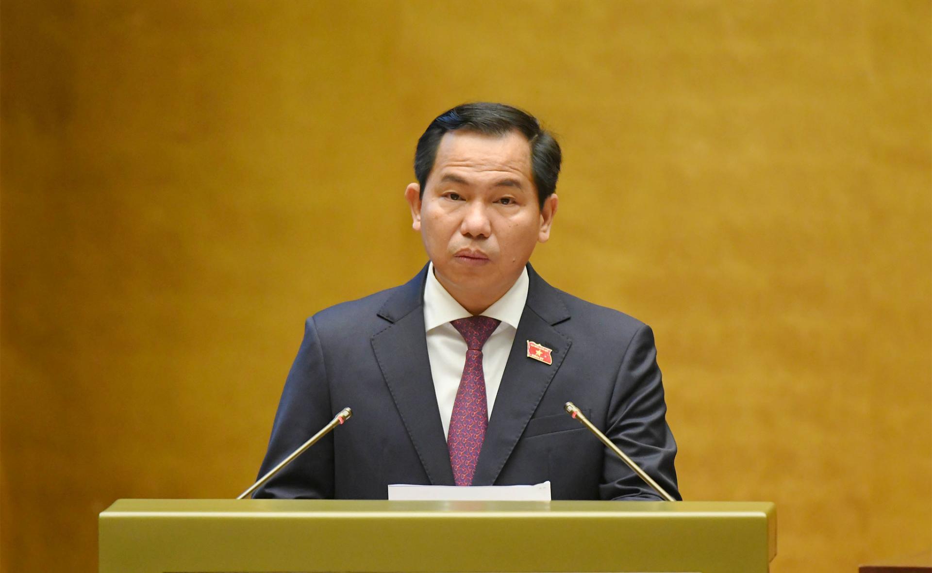 Chủ nhiệm Ủy ban Tài chính – Ngân sách Lê Quang Mạnh trình bày Báo cáo tiếp thu, giải trình về dự thảo Nghị quyết của Quốc hội về bổ sung thí điểm một số cơ chế, chính sách đặc thù phát triển tỉnh Nghệ An.
