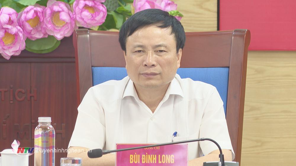 Phó Chủ tịch UBND tỉnh Bùi Đình Long chủ trì hội nghị tại điểm cầu Nghệ An.