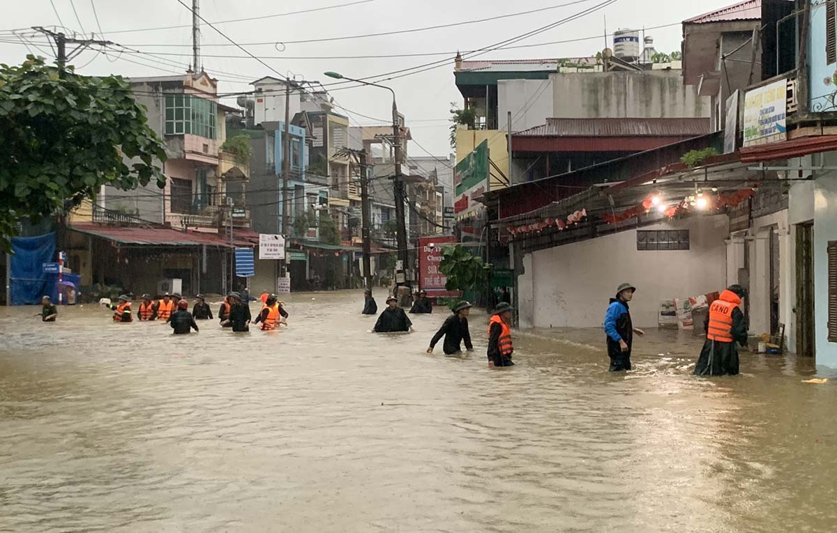 Nhiều khu vực ở TP Hà Giang bị ngập sâu trong nước. Ảnh: Báo Hà Giang
