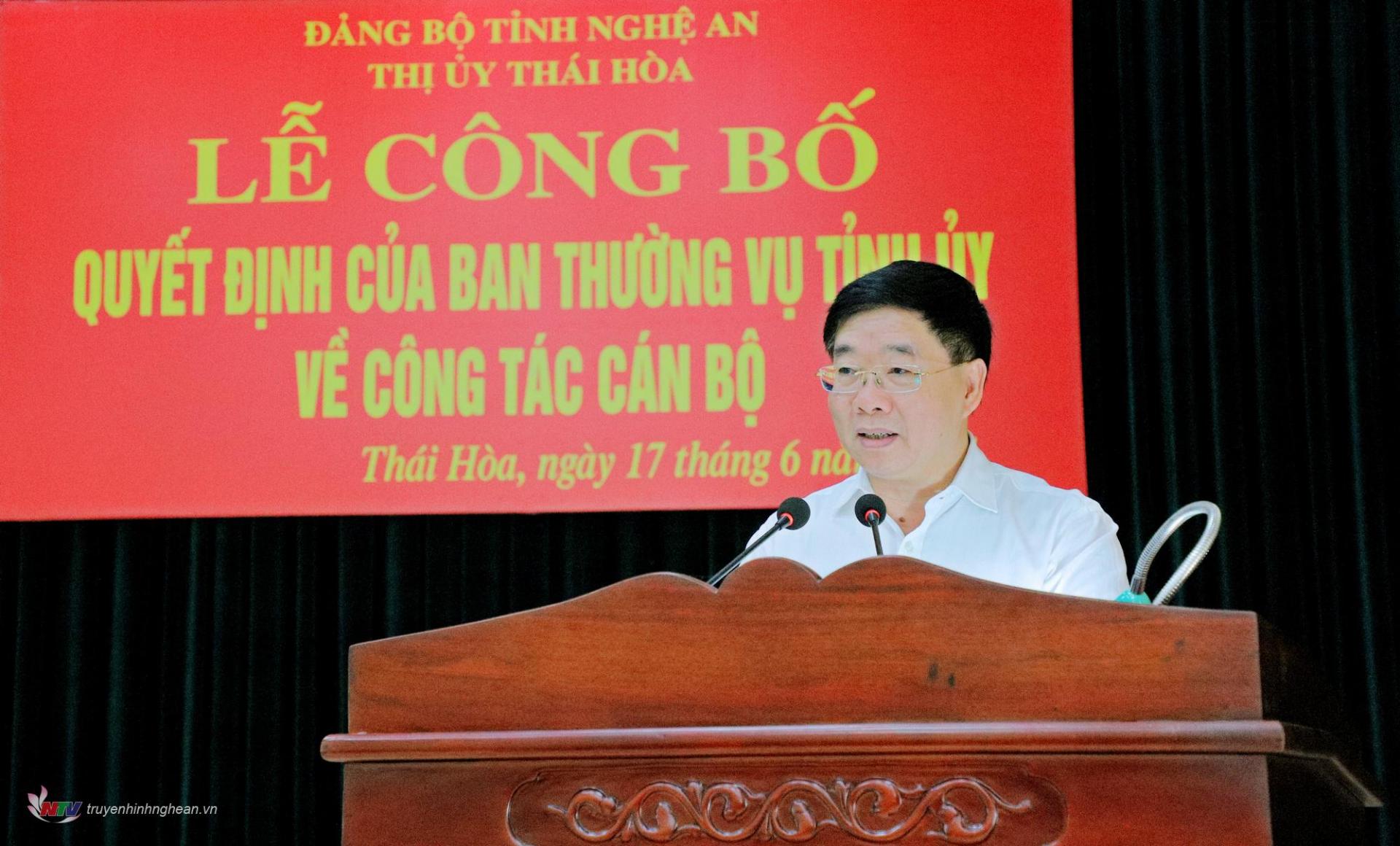 Phó Bí thư Thường trực Tỉnh uỷ Nguyễn Văn Thông phát biểu giao nhiệm vụ.