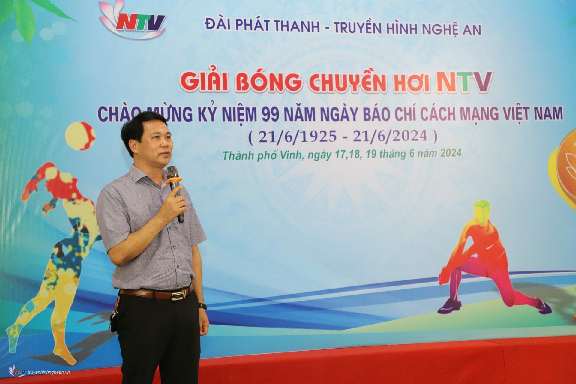 Đồng chí Phan Văn Thắng - Phó Giám đốc, Chủ tịch Công đoàn Đài PT-TH Nghệ An phát biểu khai mạc giải đấu.