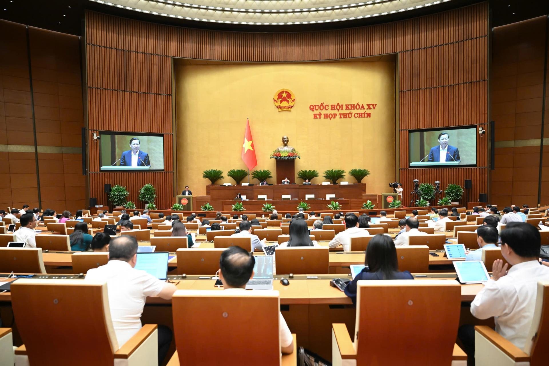 Quang cảnh phiên họp