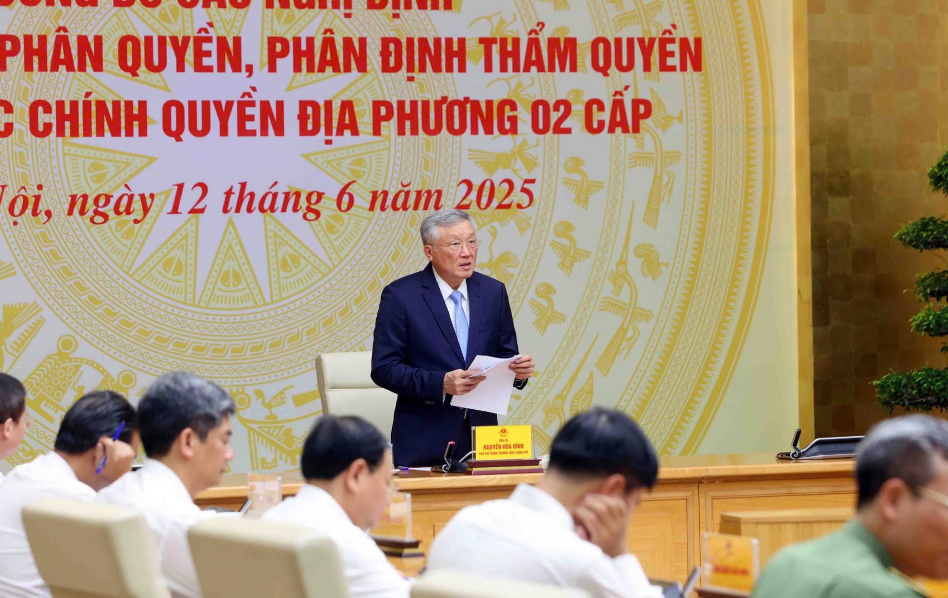 Phó Thủ tướng đề nghị chủ tịch UBND các tỉnh, thành phố trực tiếp chỉ đạo triển khai, tổ chức tập huấn, hướng dẫn cụ thể đến từng cán bộ, công chức các cấp những nội dung quy định tại 28 nghị định sẽ có hiệu lực từ ngày 1/7/2025.