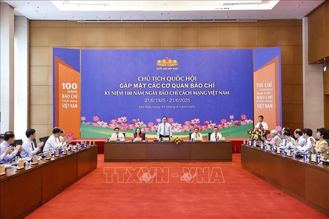 Chủ tịch Quốc hội Trần Thanh Mẫn gặp mặt các cơ quan báo chí. 