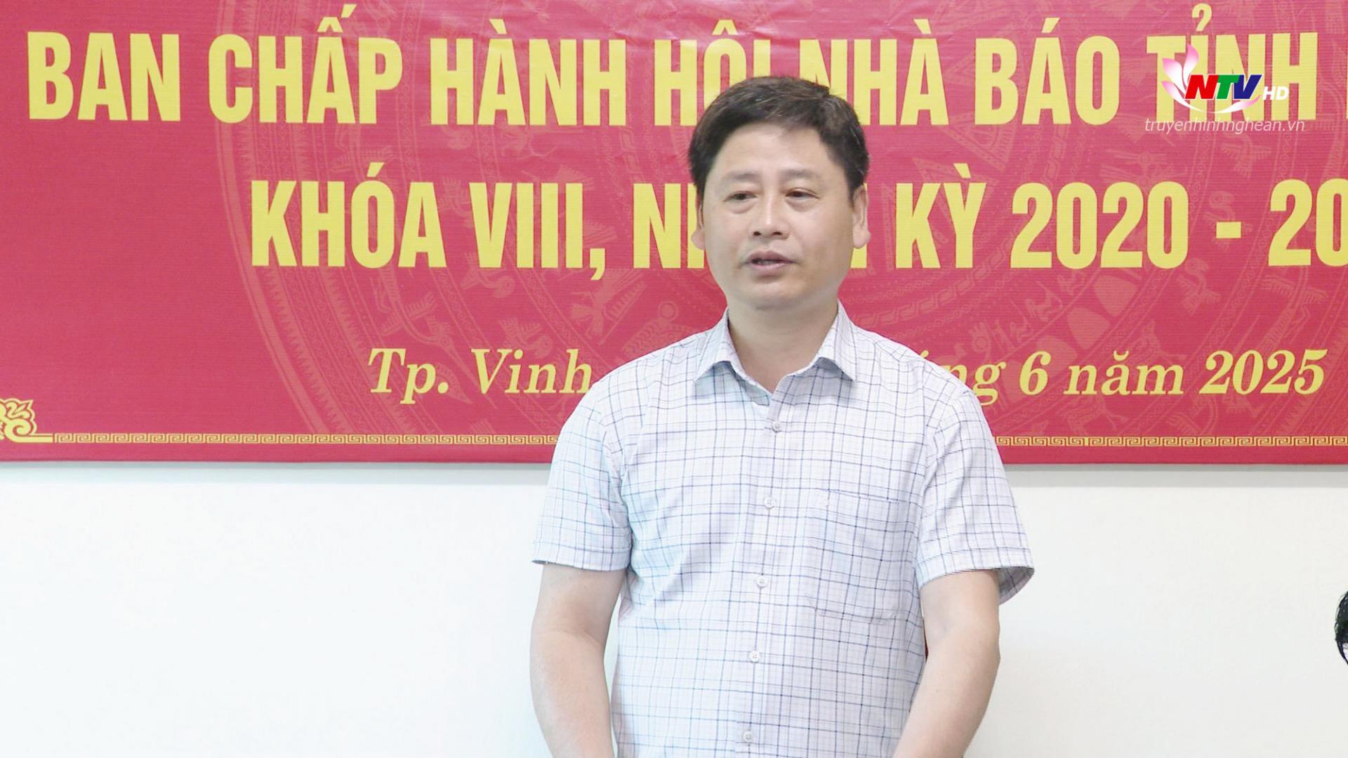 Đồng chí Trần Minh Ngọc - Chủ tịch Hội nhà báo tỉnh, Giám đốc Đài PTTH Nghệ An phát biểu kết luận.