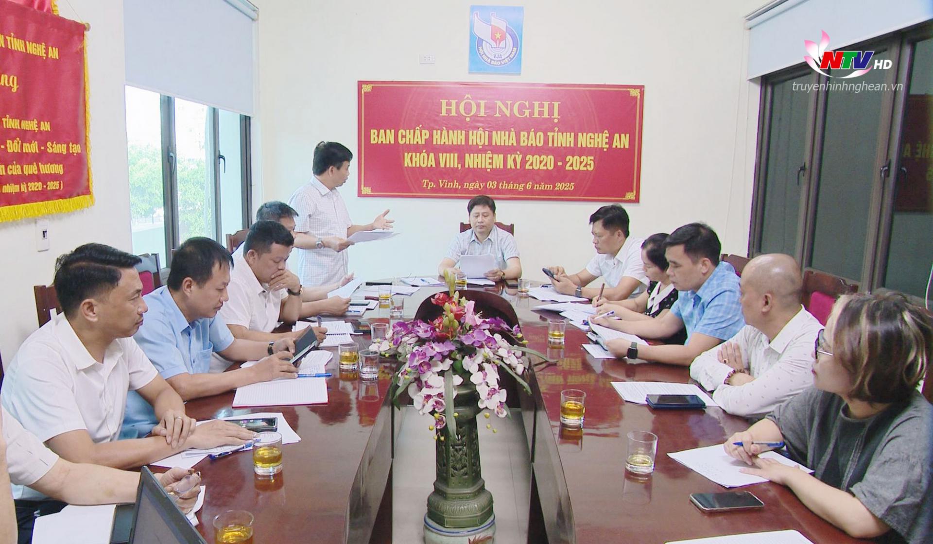 Toàn cảnh hội nghị.