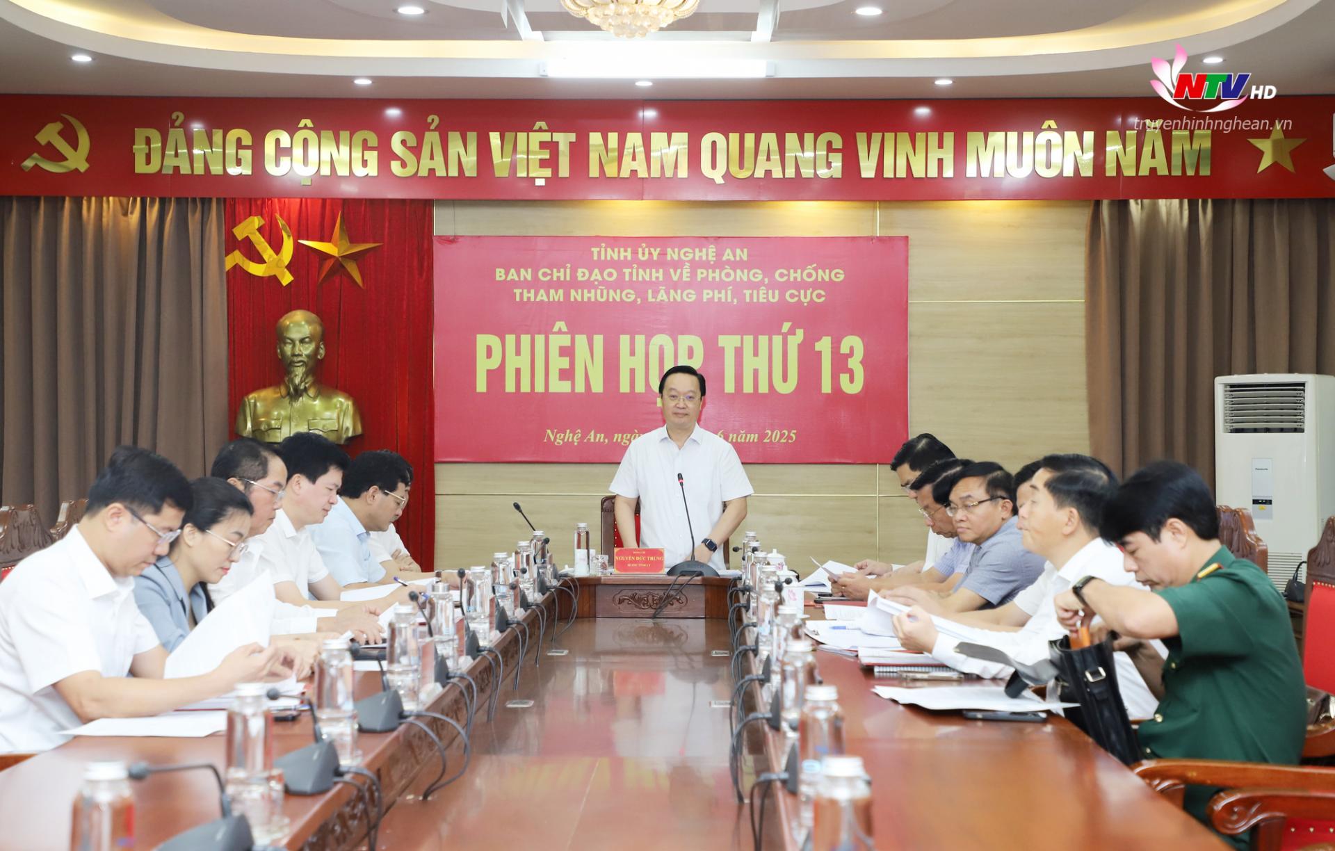Toàn cảnh phiên họp.