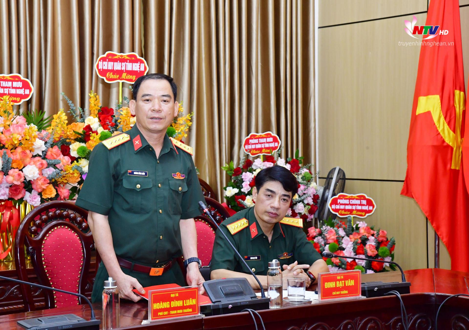 Đại tá Hoàng Đình Luân - Tân Phó Chỉ huy trưởng, Tham mưu trưởng Bộ CHQS tỉnh phát biểu nhận nhiệm vụ.