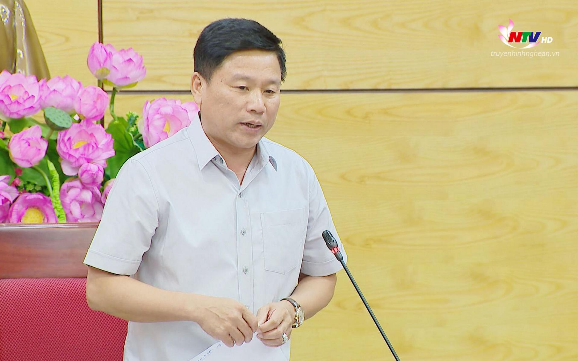 Phó Chủ tịch UBND tỉnh Hoàng Phú Hiền phát biểu tại hội nghị.