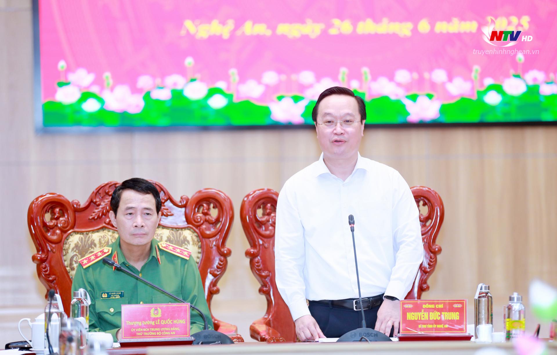 Bí thư Tỉnh uỷ Nguyễn Đức Trung phát biểu tại hội nghị.