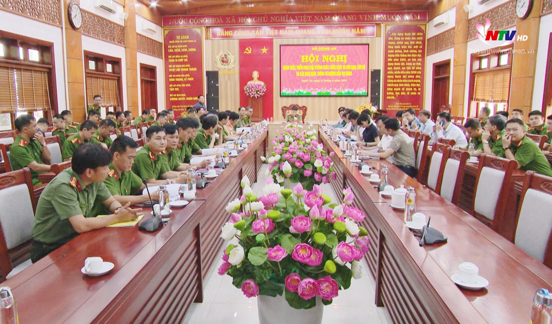 Toàn cảnh hội nghị tại điểm cầu Nghệ An.