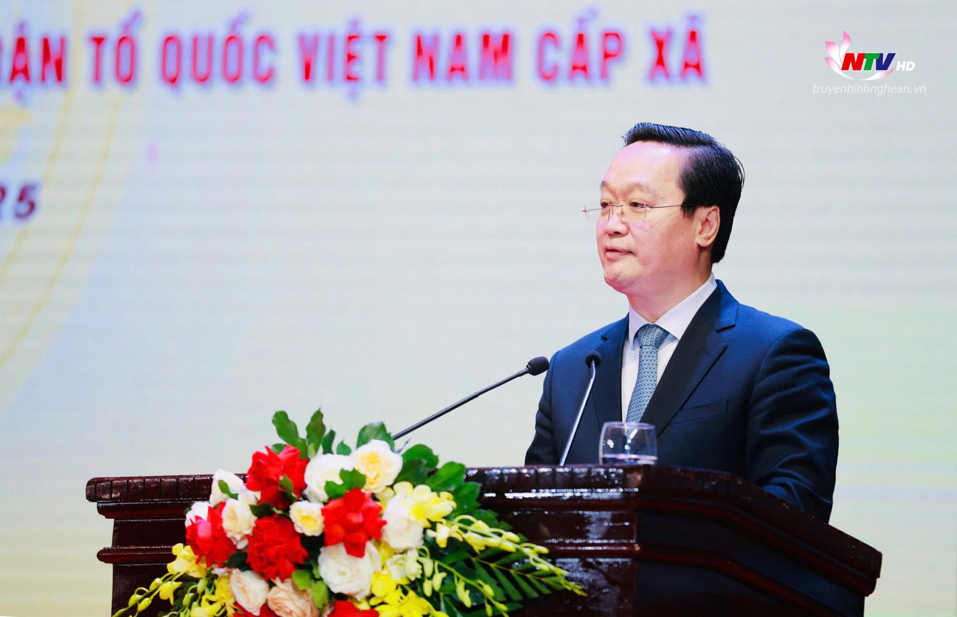 Đồng chí Nguyễn Đức Trung - Bí thư Tỉnh uỷ phát biểu đáp từ.