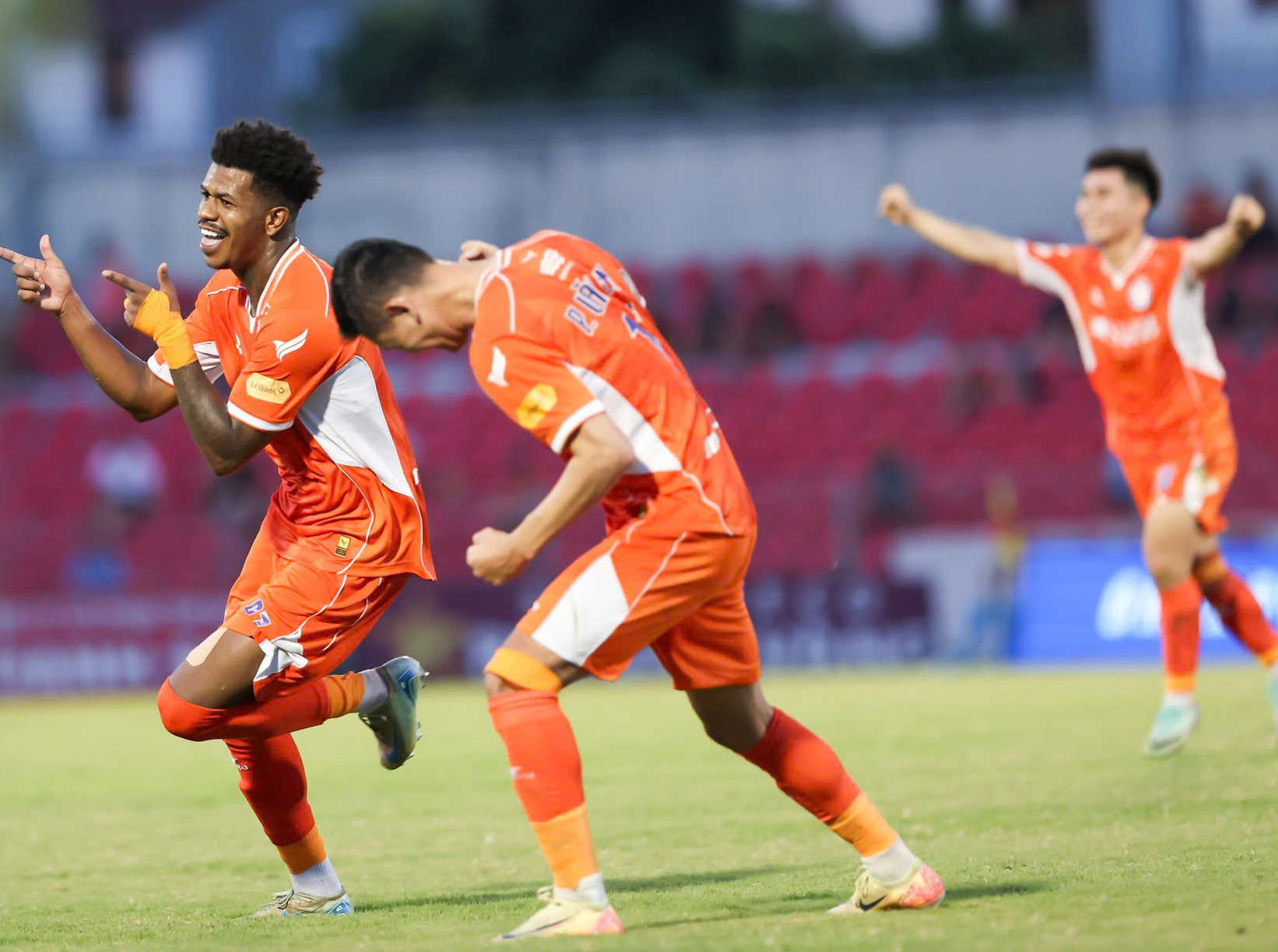 SHB Đà Nẵng nắm quyền tự quyết. Ảnh: SHB Đà Nẵng