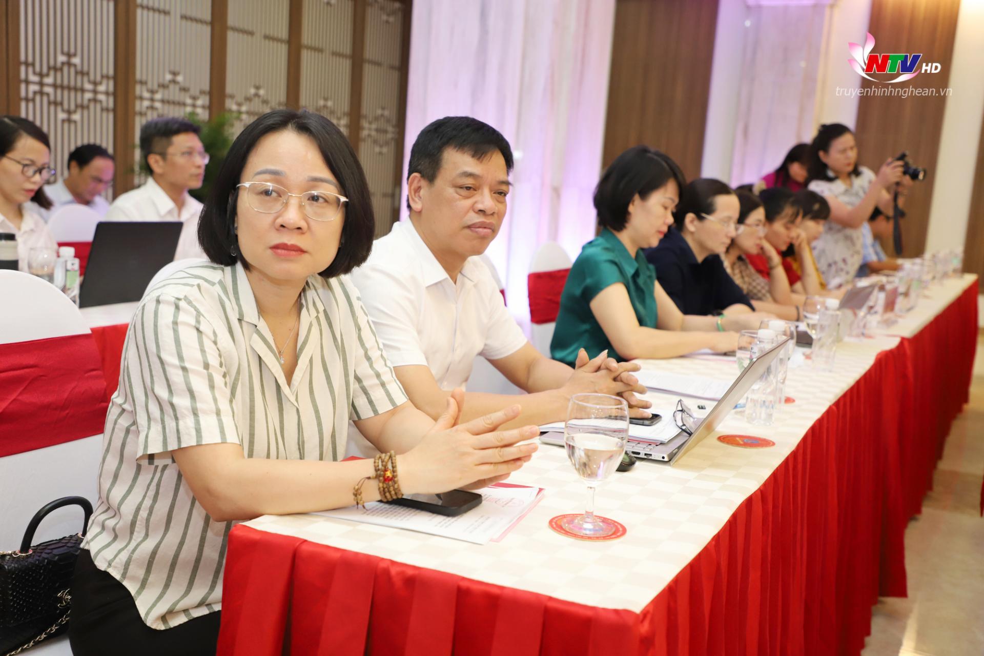 Các đại biểu dự hội nghị.