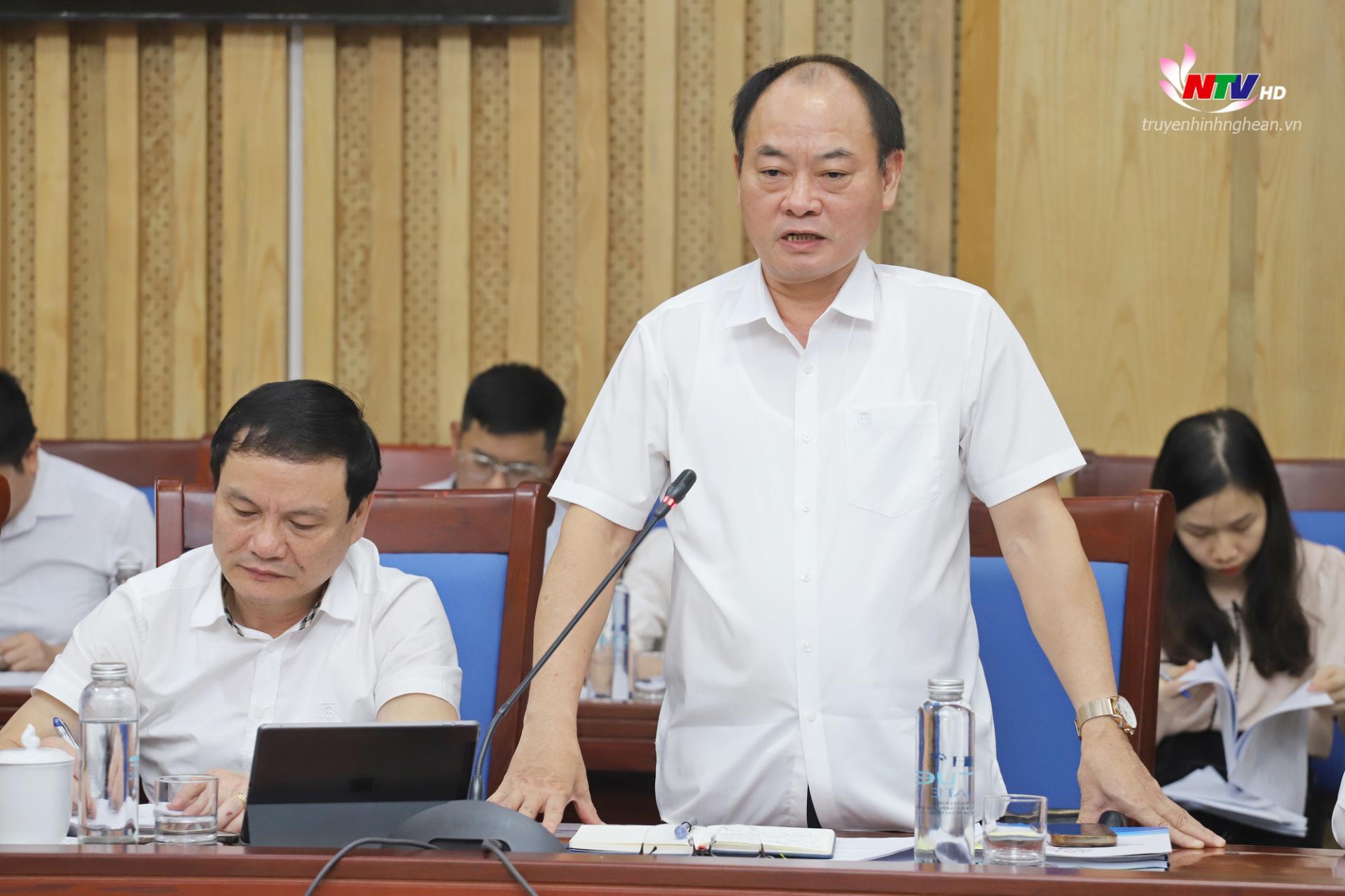 Trưởng BQL Khu Kinh tế Đông Nam Lê Tiến Trị phát biểu tại cuộc họp.