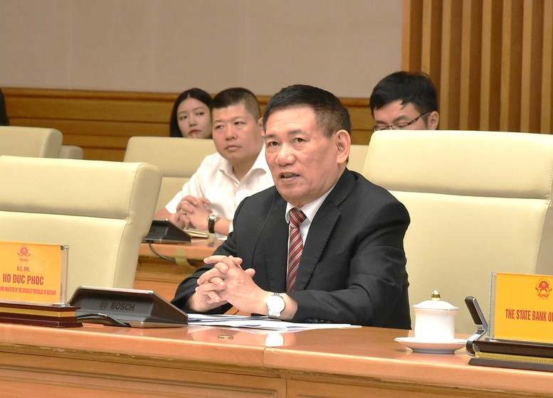 Phó Thủ tướng Chính phủ Hồ Đức Phớc đã tiếp và làm việc với bà Rupa Duttagupta, ông Paulo Medas và các thành viên Đoàn Điều IV của Quỹ Tiền tệ Quốc tế (IMF). Ảnh: Chinhphu.vn