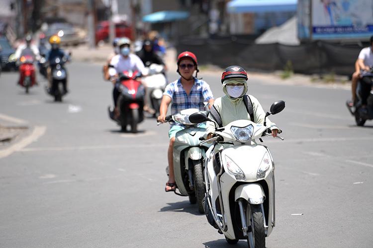 Bắc Bộ và Trung Bộ tiếp tục nắng nóng gay gắt.