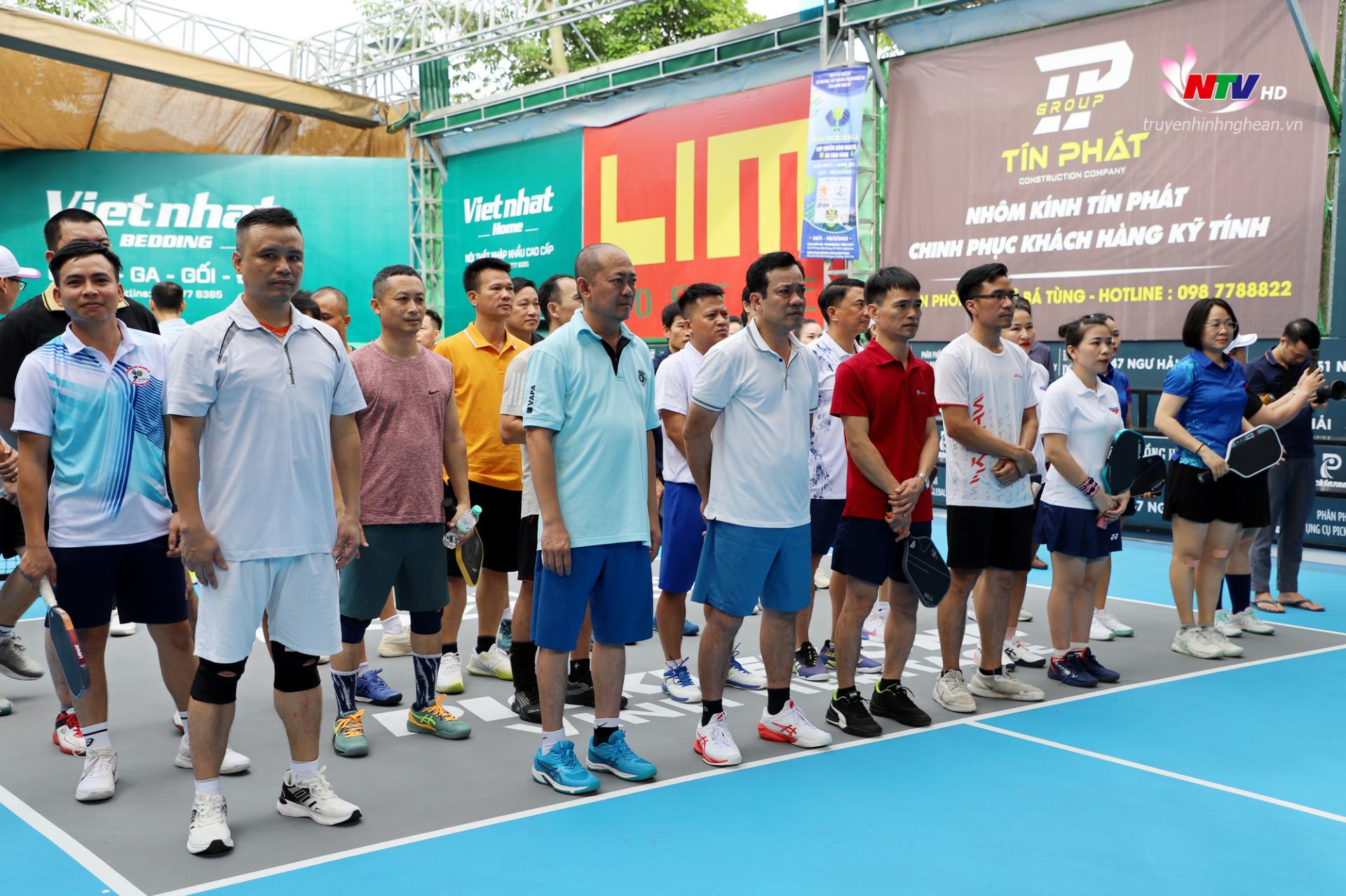 Các VĐV tham dự giải đấu.